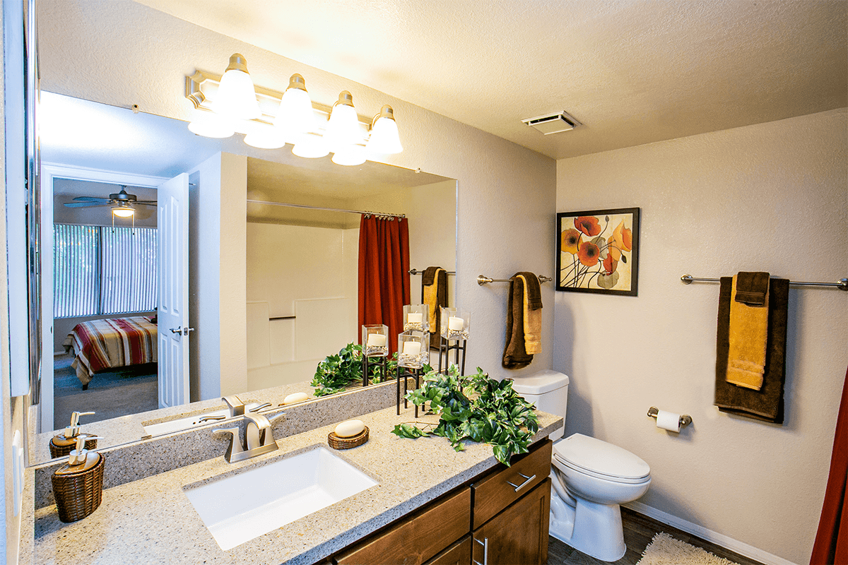 San Tropez Apartment Homes photo 4